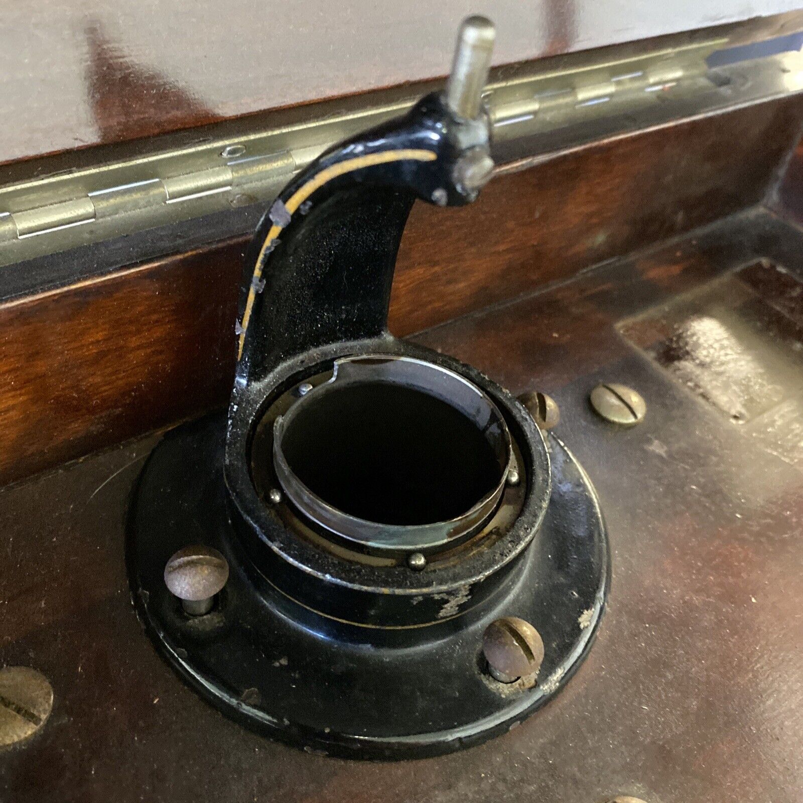 Antique Victor Talking Machine Phonograph VV-XI Victrola Part ARM MOUNT HARDWARE