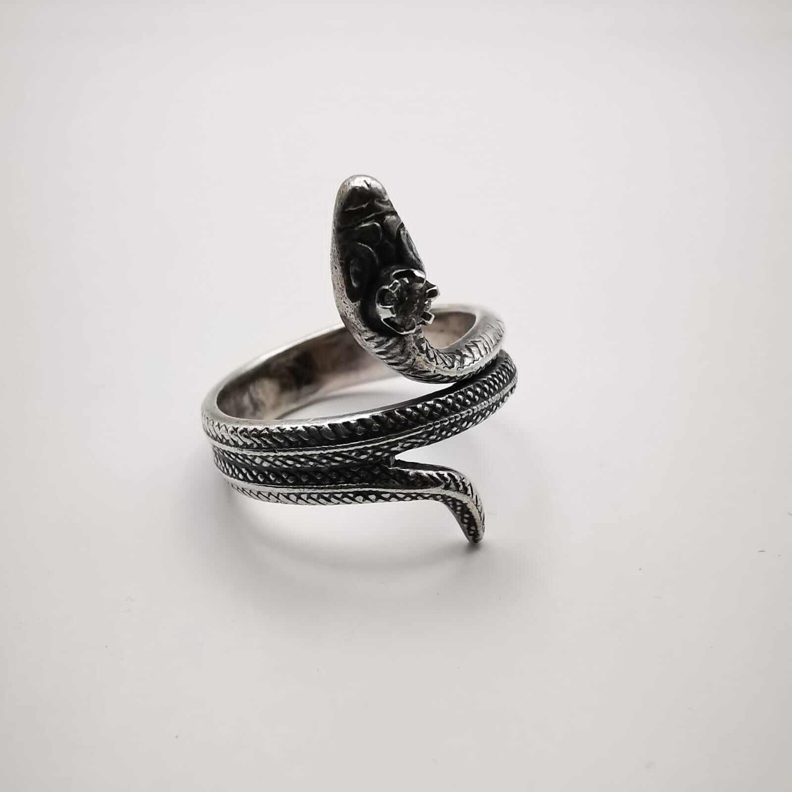 Nice Vintage Women\'s Ring \