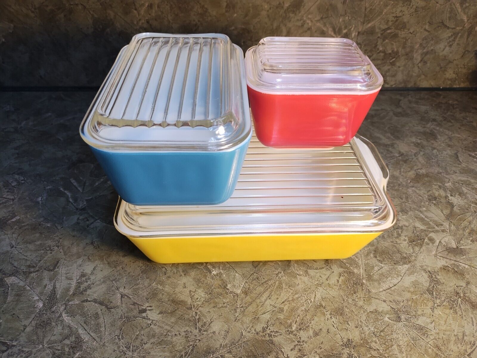 Vintage Pyrex refrigerator dish Set-Primary Colors- 503,502,501 W/Lids