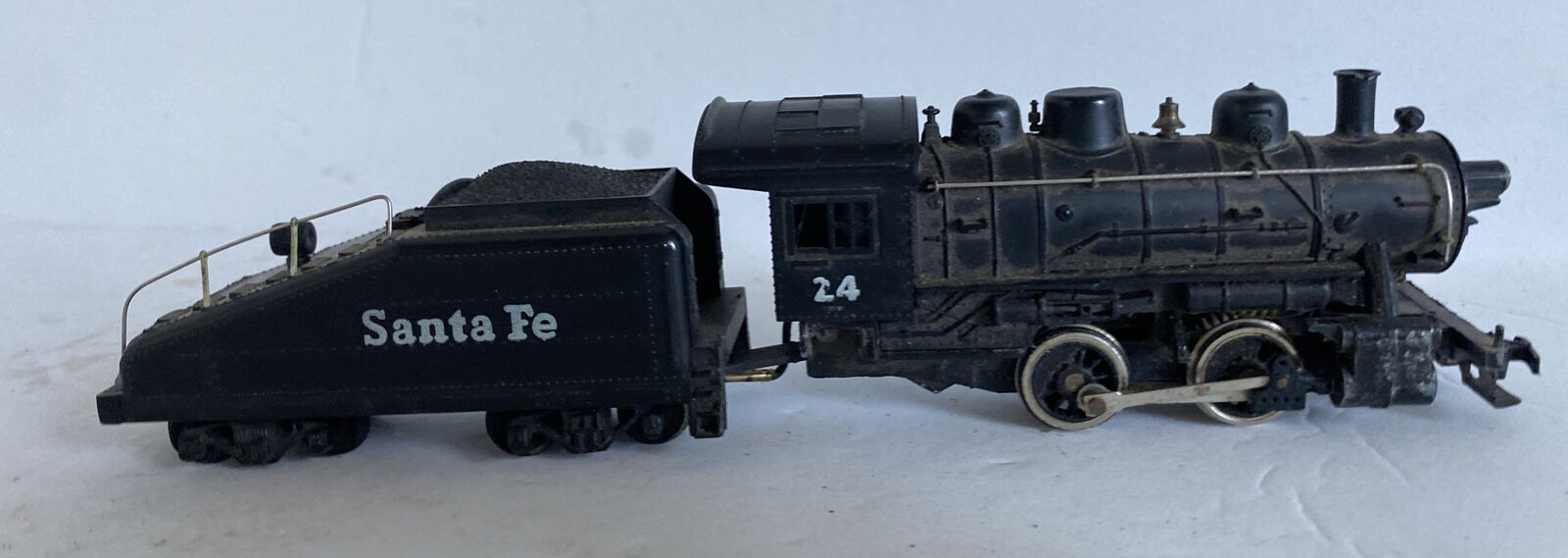 Vintage Mantua 0-4-0 Santa Fe Steam Locomotive Engine 24 with Tender HO Scale