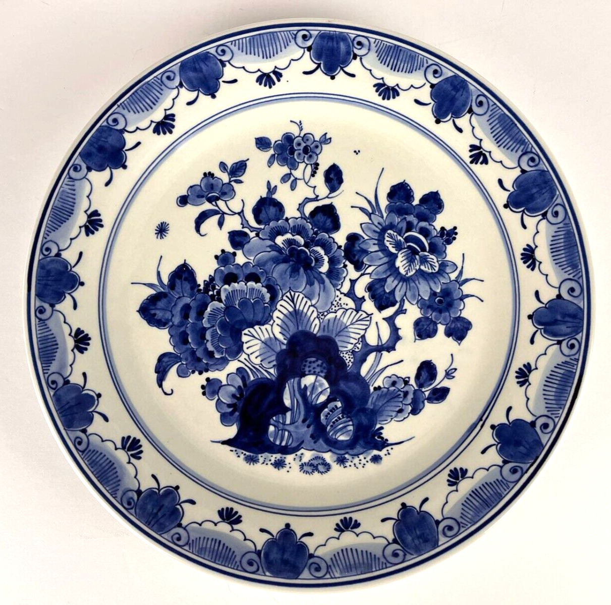 Vintage De Porceleyne Fles Delft Holland Blue Wall Plate Handpainted Flower 9 ¾”