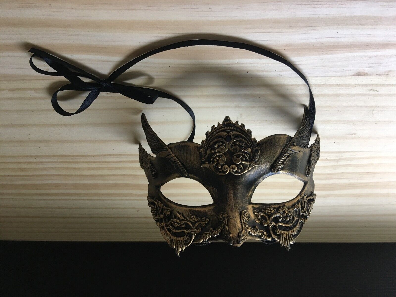 Halloween Women Venetian Metallic Fantasy Masquerade Mask Solid & Well made 6.5\