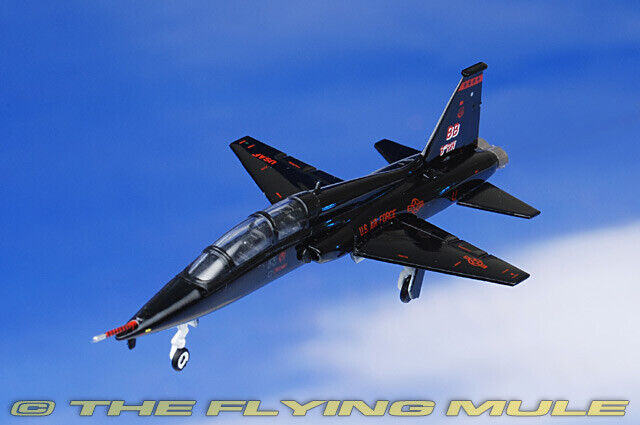 Hogan Wings 1:200 T-38A Talon USAF 9th SRW