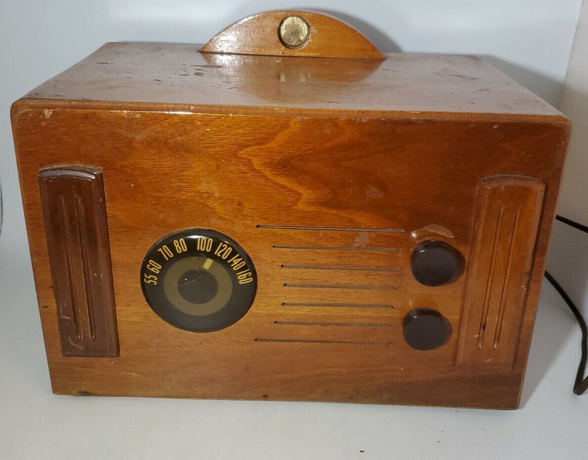 Rare Vintage Wooden Table Radio 14\
