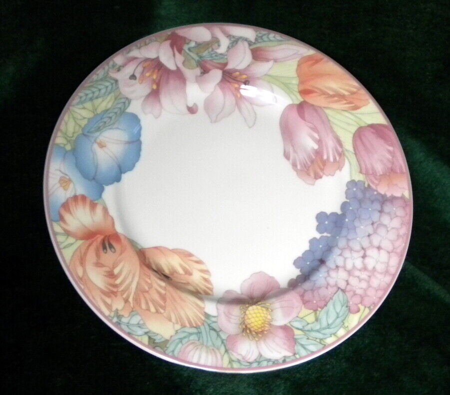 One (1) Vintage GALLO China COROLLA Pattern DINNER PLATE - 10-3/4\