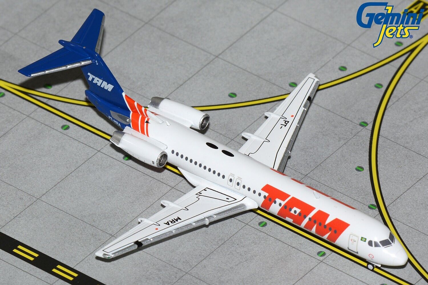 TAM Linhas Aereas Fokker 100 PT-MRA Gemini Jets GJTAM2062 Scale 1:400 IN STOCK
