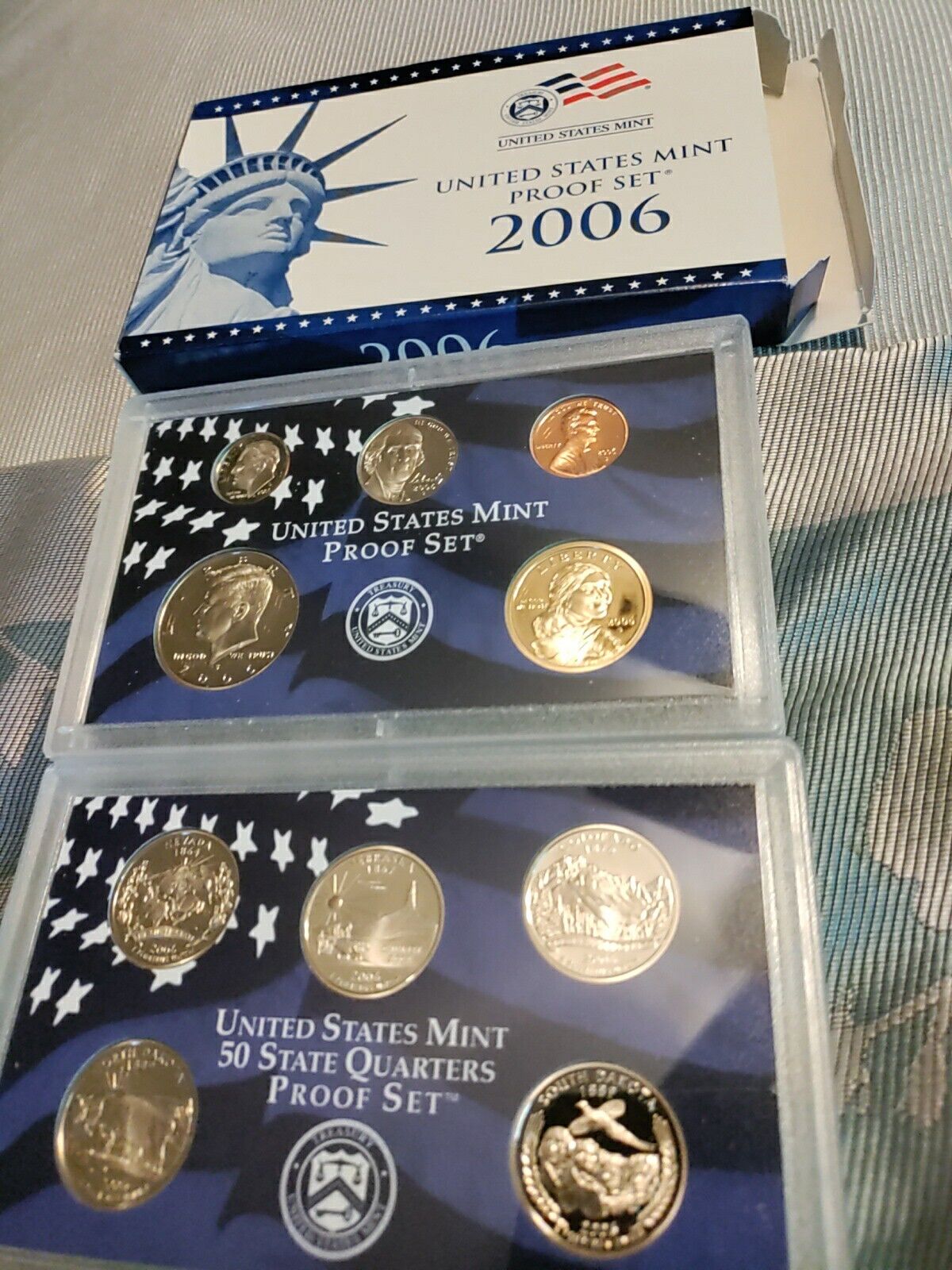 2006-s U.S. Proof Set. Complete and Original in BLUE  mint paper box 