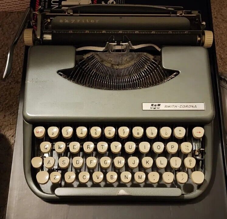 1950 Smith-Corona Skyriter Vintage Portable Typewriter