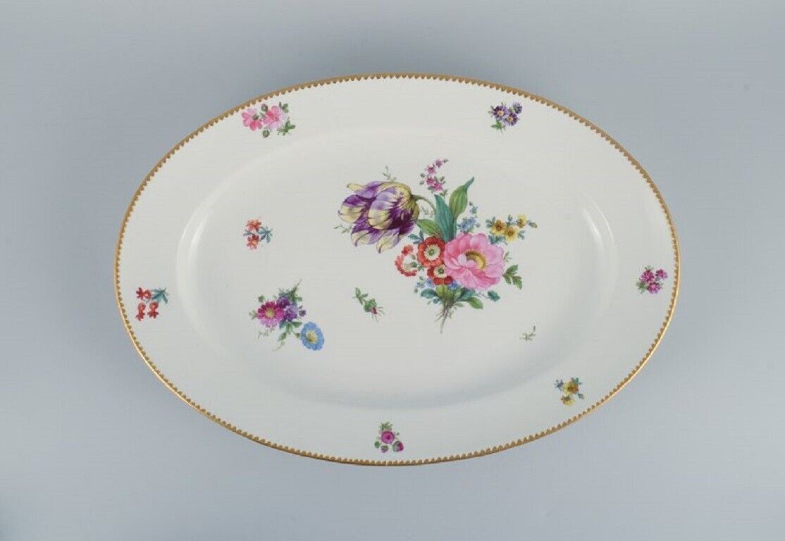B&G, Bing & Grondahl Saxon flower. Large serving dish decorated with flowers