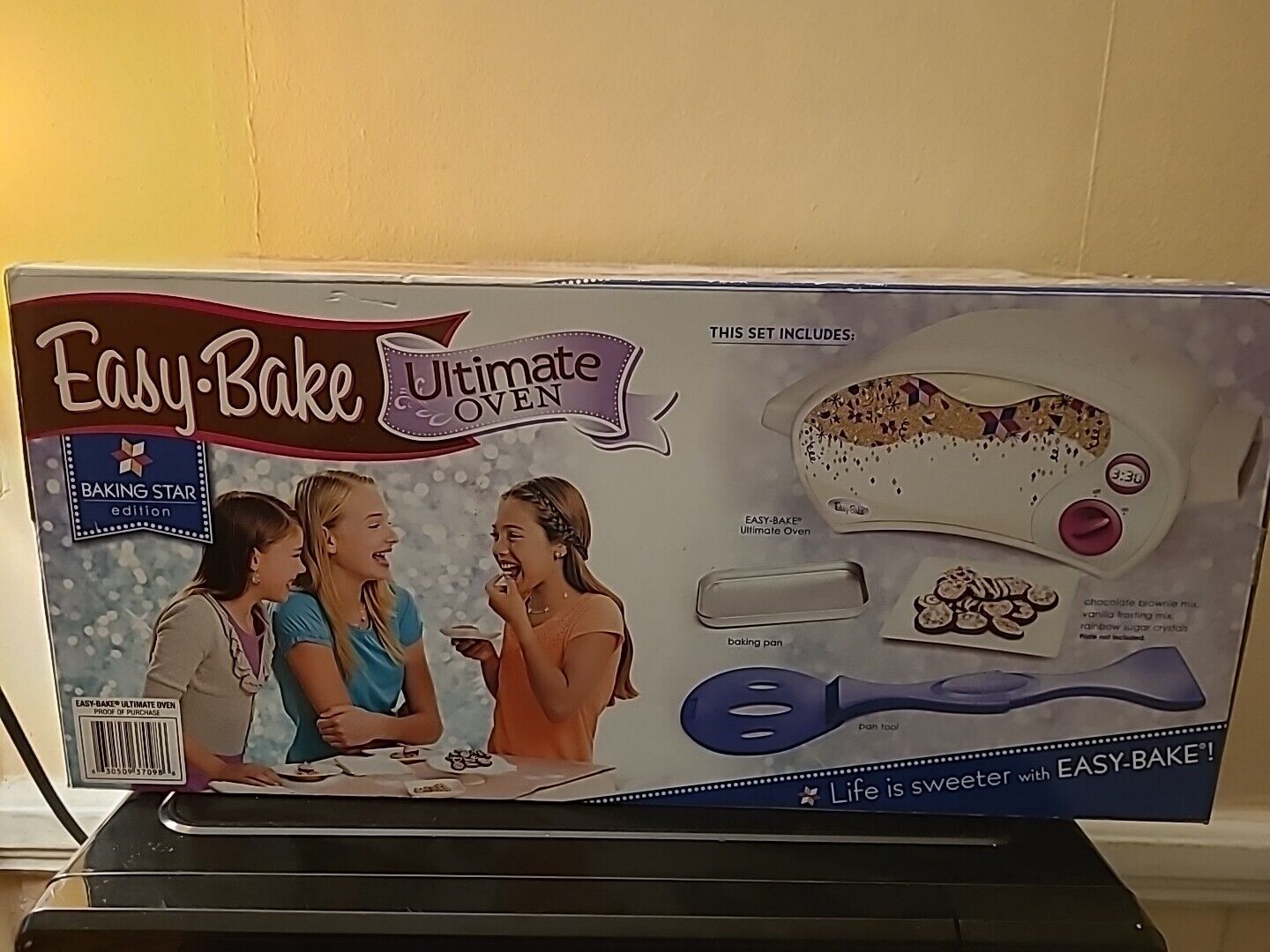 Hasbro 2015 Easy Bake Ultimate Oven Baking Star Edition NEW IN BOX
