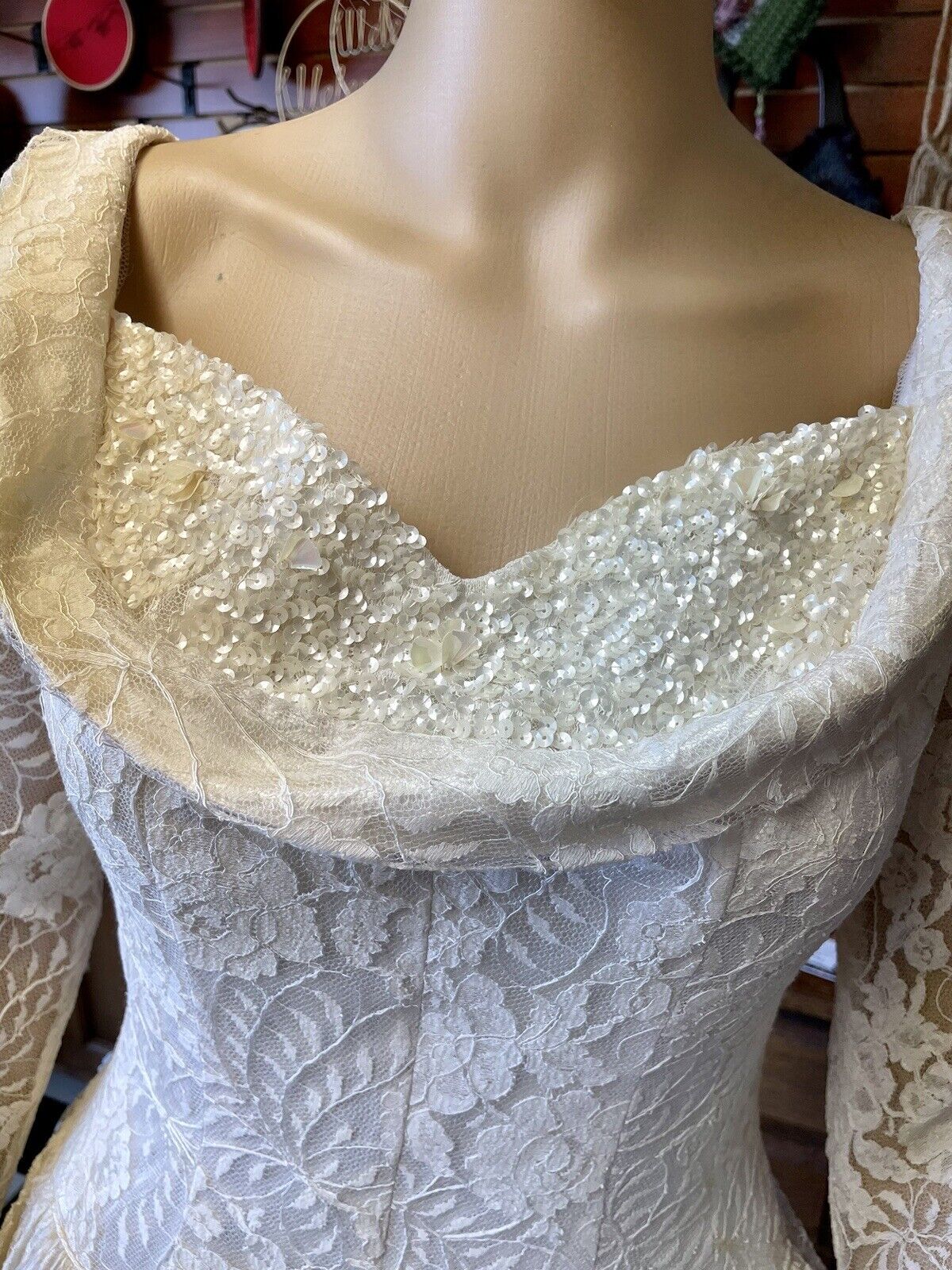 Vintage 1950\'s Era Beautiful Lace Long Sleeve Wedding Dress Gown