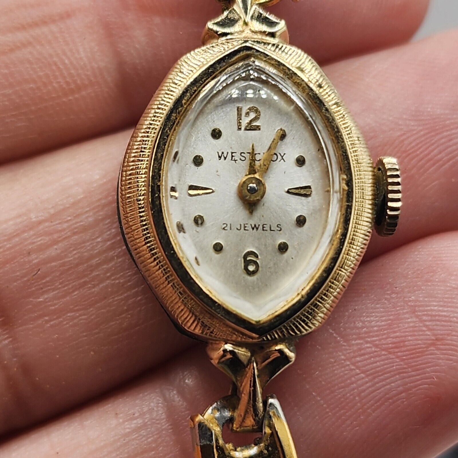 Vintage Westclox Watch 21 Jewels Ladies Gold Tone 