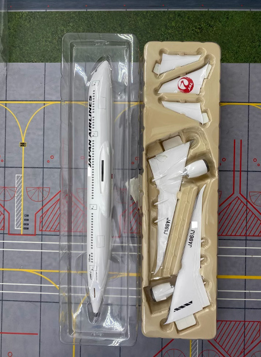 1:200 32CM Hogan JAPAN AIRLINES Boeing 787-9 Aircraft ABS Plastic Airplane Model