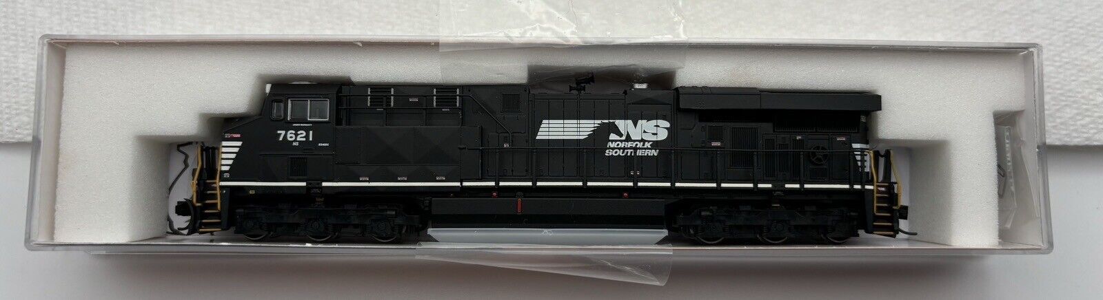 N Scale Fox Valley Models Norfolk Southern ES44AC Diesel Locomotive NS #7621