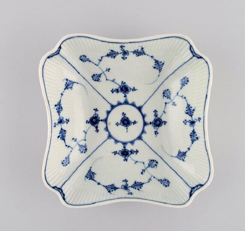 Antique Royal Copenhagen Blue Fluted Plain bowl. Late 18th century.