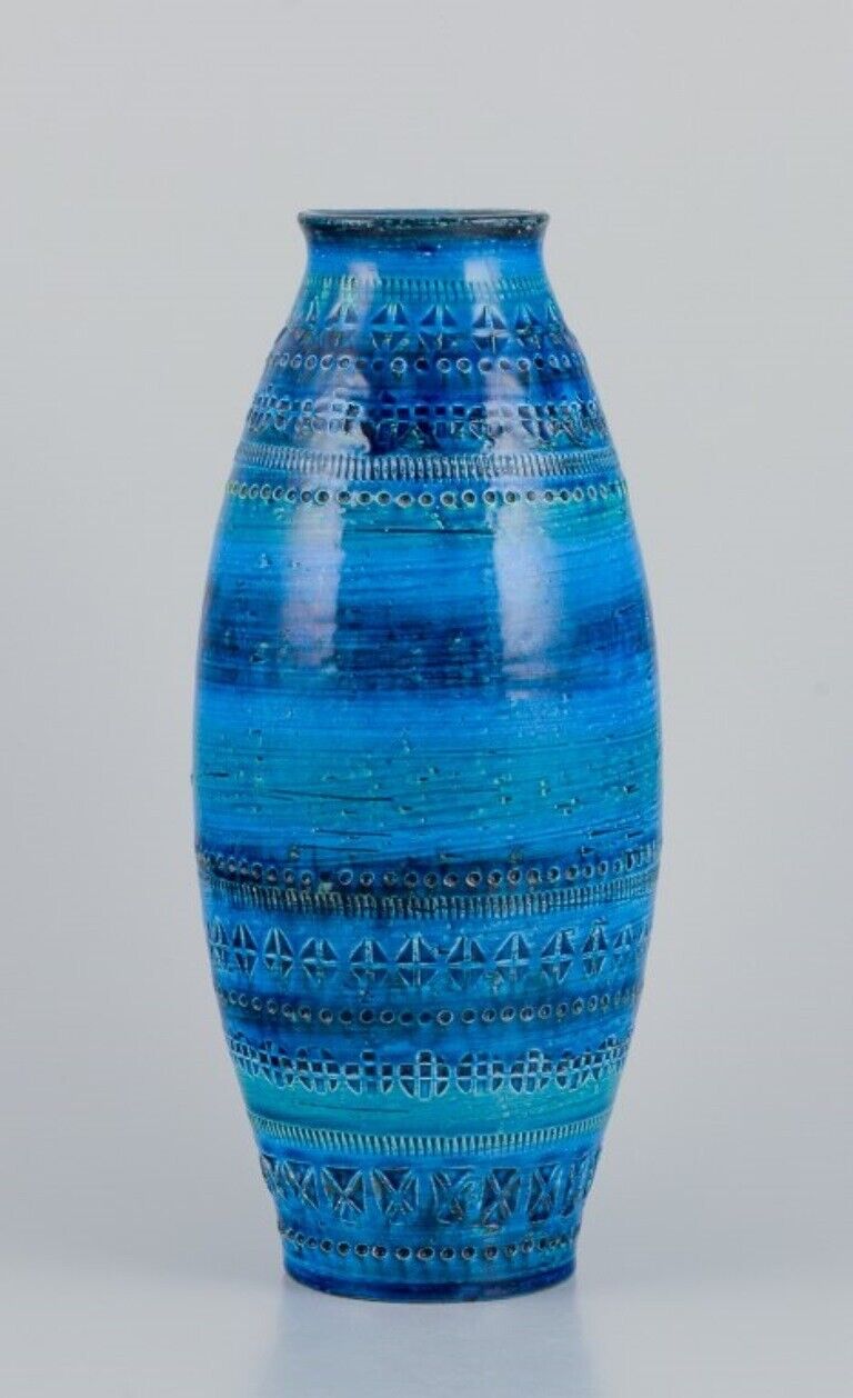 Aldo Londi for Bitossi, Italy. Large ceramic vase with azure blue glaze