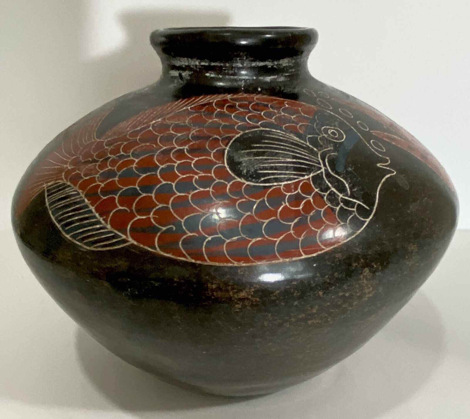 Very VTG Nicaraguan Folk Art Pottery Vase Etched Fish Redware 5.5” Black