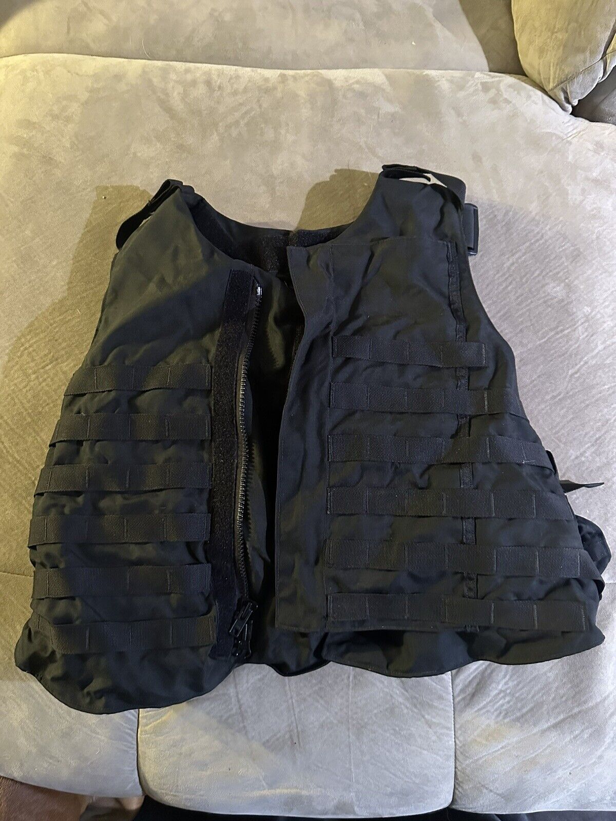 POINT BLANK BODY ARMOR CARRIER NO INSERTS OUTER VEST BLACK LARGE Regular