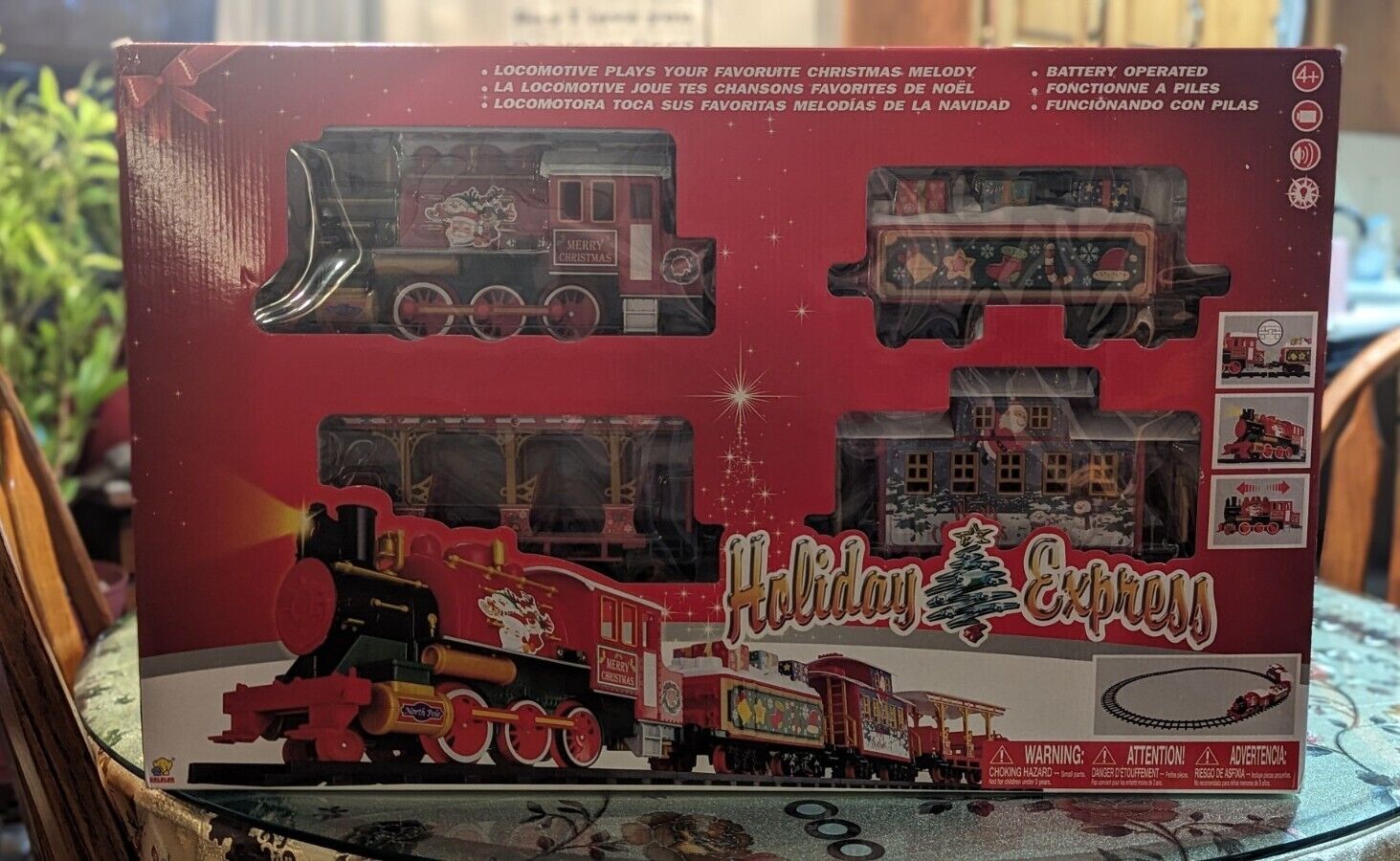 Holiday Express Christmas/Holiday Train Set Rare Santa Theme Goldlok Brand