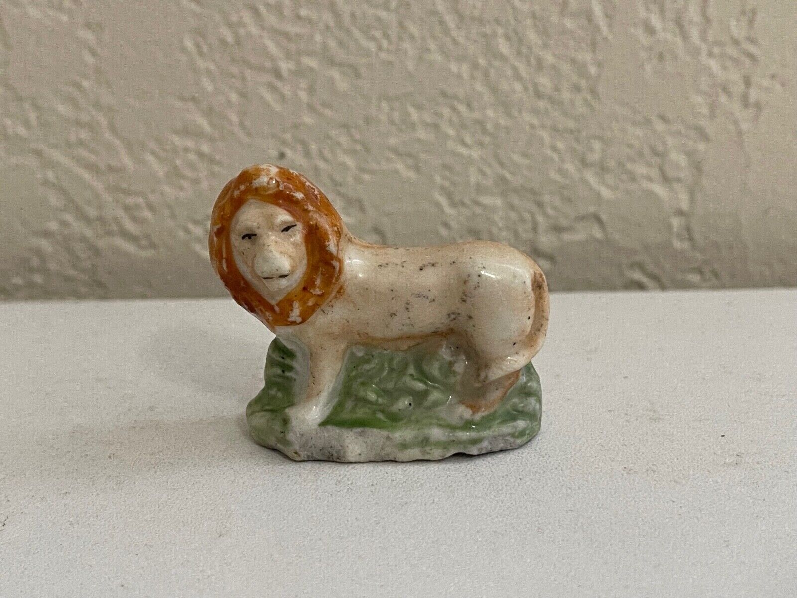 Vintage Antique Small Staffordshire Style Ceramic Lion Figurine