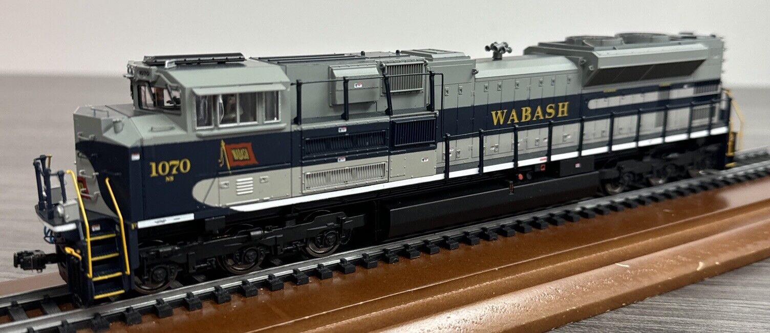 MTH HO #80-2247-1 SD70ACe Diesel Locomotive Wabash #1070 w/DCC & Sound NIB