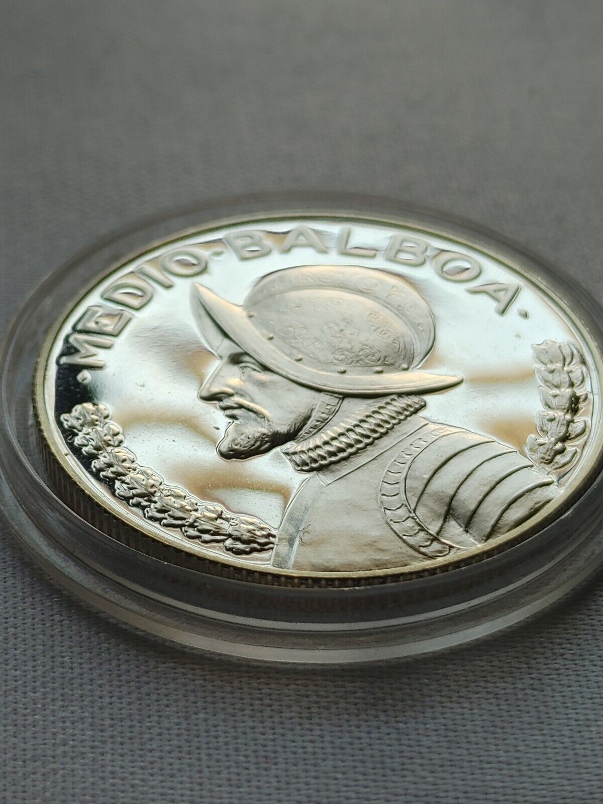 Silver  Medio Balboa gem 1972 PANAMA Half BALBOA, w Holder. 30.8m Iow mintage