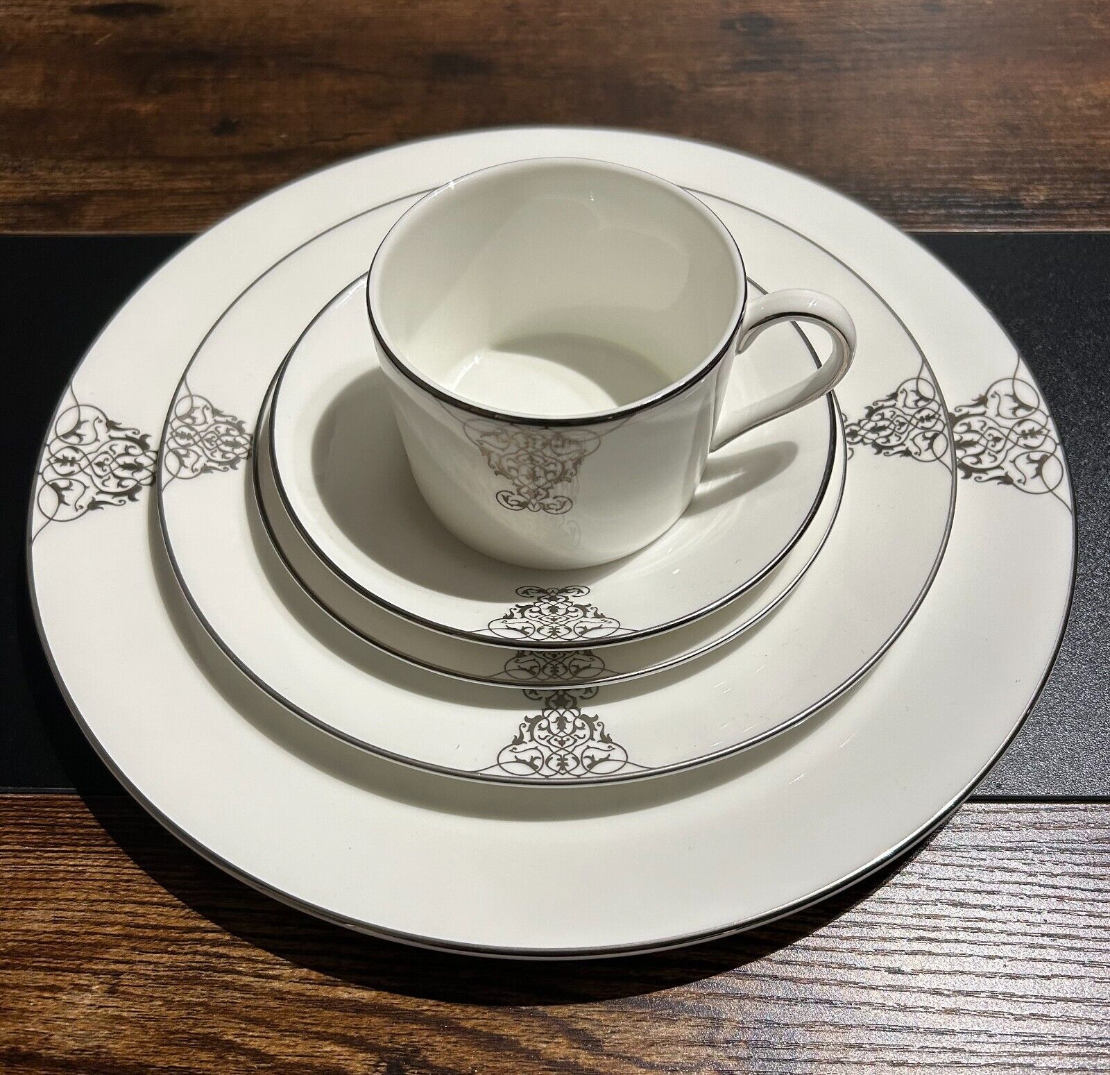 Vera Wang Wedgewood 5 piece Imperial Scroll Place Setting