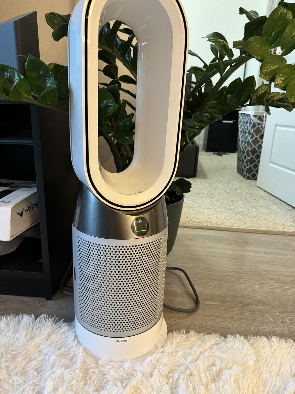 Dyson HP04 Pure Hot + Cool Smart Tower Purifying Heater and Fan - White/Silver