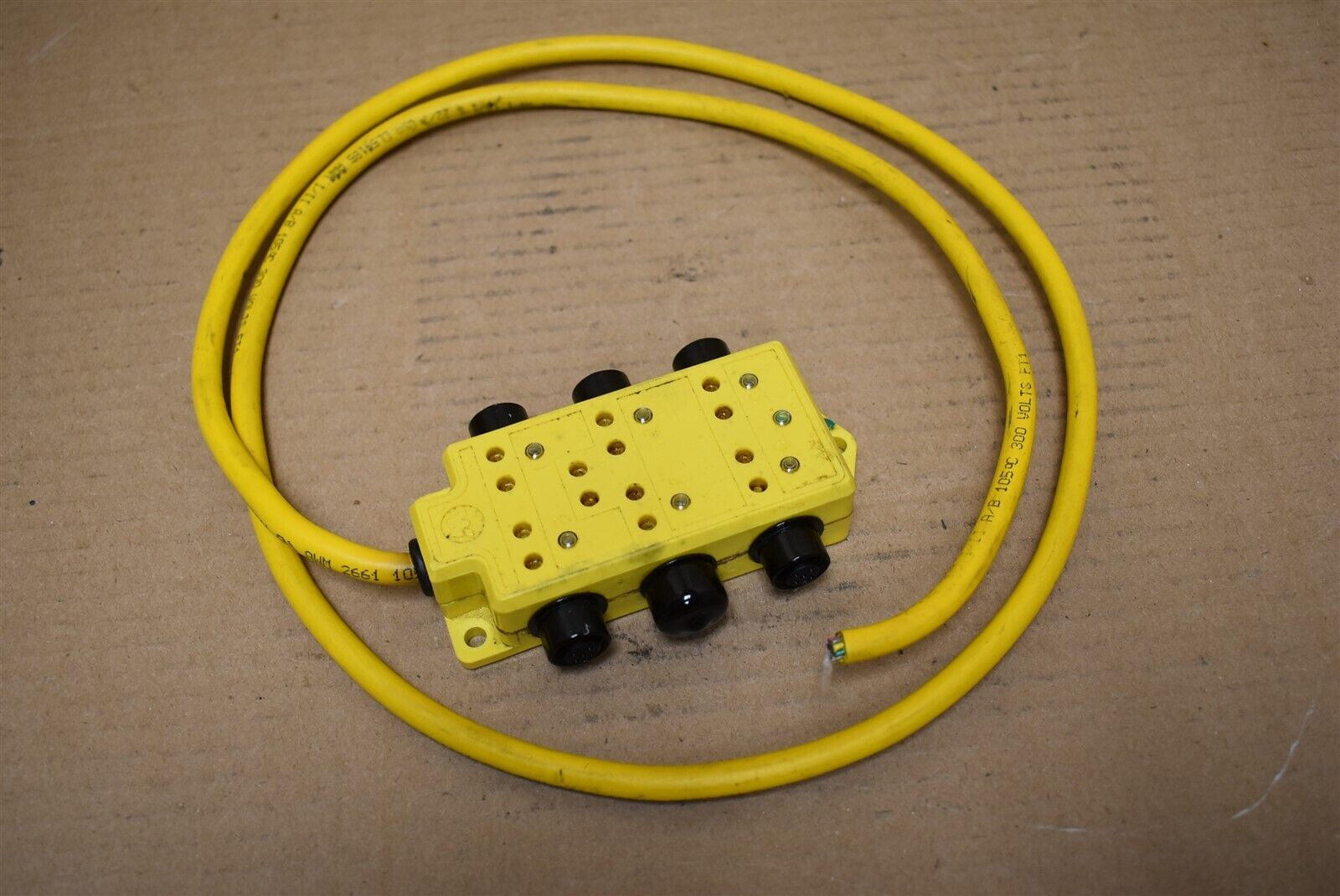 Brad Harrison 6 Port Interconnect Module Product No. 803P601