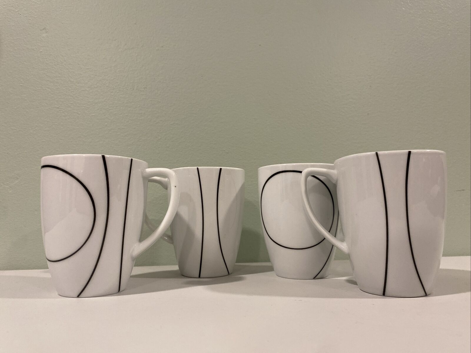 Corelle Coordinates Porcelain Mugs 12oz Black&White Set of 4 (Angled Handle)