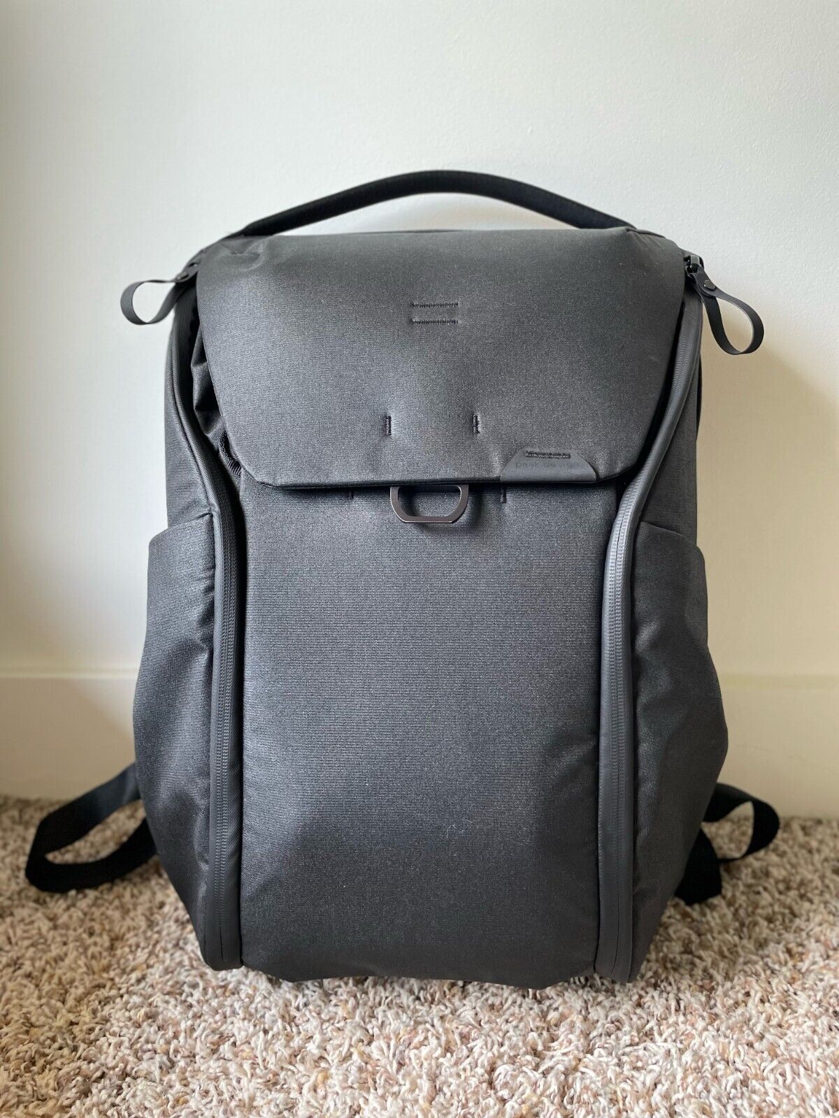 Peak Design BEDB-30-BK-2 Everyday 30L Backpack for Camera and Laptop - Black
