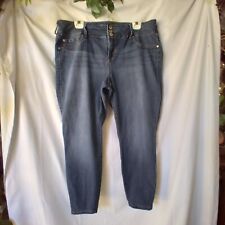 Torrid Jeans Womens Sise 20S Med Wash Tappered Leg Reg Fit Zip picture