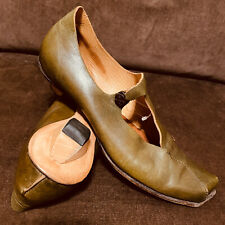 CYDWOQ Vintage Handmade Mary Jane Kitten Olive Heels, size 41  10.5-11 US Wmns picture