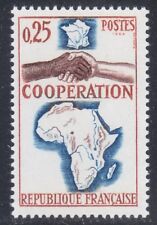 France 1964 MNH Mi 1493 Sc 1111 Cooperation Issue.Map of Africa & Hands ** picture