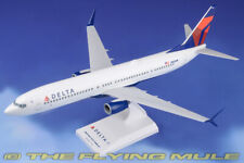 Skymarks 1:130 737-900 Delta Air Lines N802DN picture
