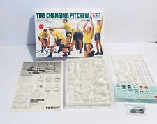 TAMIYA TIRE CHANGING PIT CREW 1/20 Scale Grand Prix Plastic New Parts Sealed picture