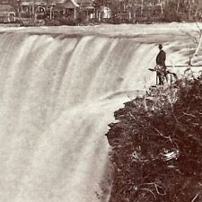 Antique 1860s Daredevil Standing Edge Niagara Falls Stereoview Photo Card V1855 picture