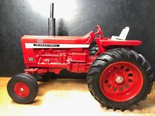 Vintage Ertl International 856 Farmall Tractor Wide Front 1/16 - NM picture