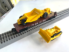 LIONEL 9121, C-8, L & N FLAT CAR witH SCRAPER, DOZER, SHOWS NO RUNNING TIME picture