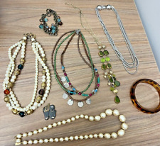 Beautiful Vintage Jewelry Bundle (Assorted) picture