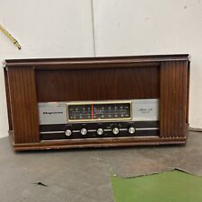 Vintage Magnavox FM0260 AM/FM Table Radio Works Great Tested picture