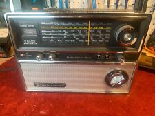 Sony 6 band TFM-8000W Transistor Radio picture