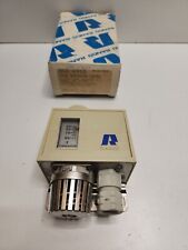 NEW OLD STOCK RANCO 120/240V SPDT 30F-95F SPACE TEMPERATURE CONTROL 052-6910 picture