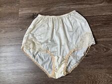 Vintage 1970’s Wonder Maid Panties Women’s Ivory Lace Lingerie Intimates picture
