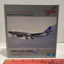 1:500 Herpa China Southern Airlines Airbus A330 Jet Scale Model Wings Display picture