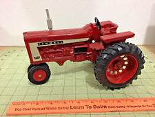 Vintage 1/16 Farmall 806 narrow front tractor with square fenders repainted READ picture