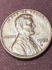 Extremely RARE 1982 copper penny Denver mint mark. Small date.       picture