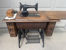 Very Rare 1922 Antique Singer model 99 Sewing Machine+Cabinet+Accessories-WORKS picture