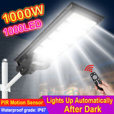 990000000000LM 1000W Watts Commercial Solar Street Light Parking Lot Road Lamp A picture