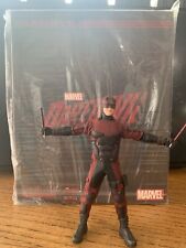 Displayed Mezco One:12 Marvel Daredevil Netflix Action Figure Red Suit Disney picture